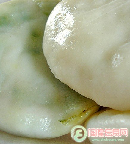 蒸好的菜粄，嫩滑有口感。